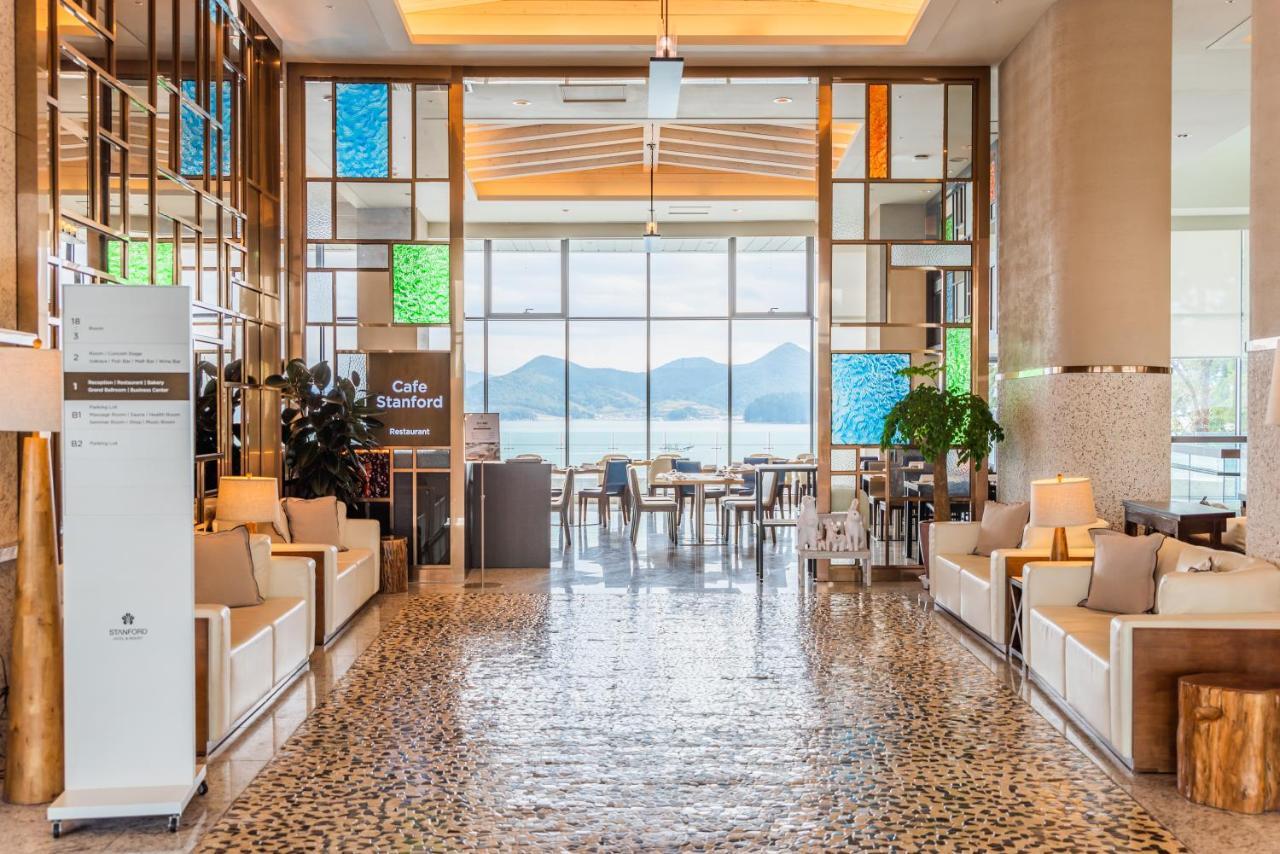 Stanford Hotel&Resort Тхоньен Екстериор снимка