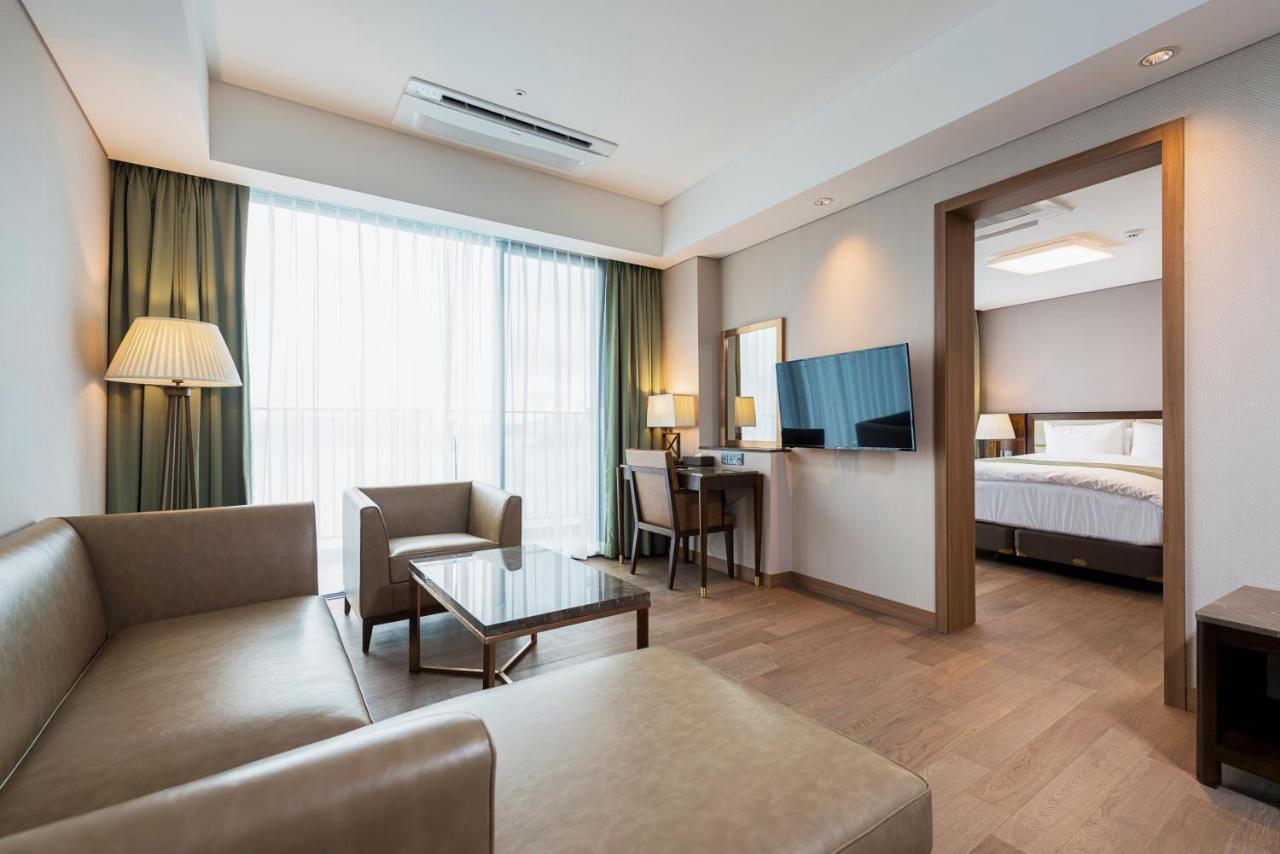 Stanford Hotel&Resort Тхоньен Стая снимка