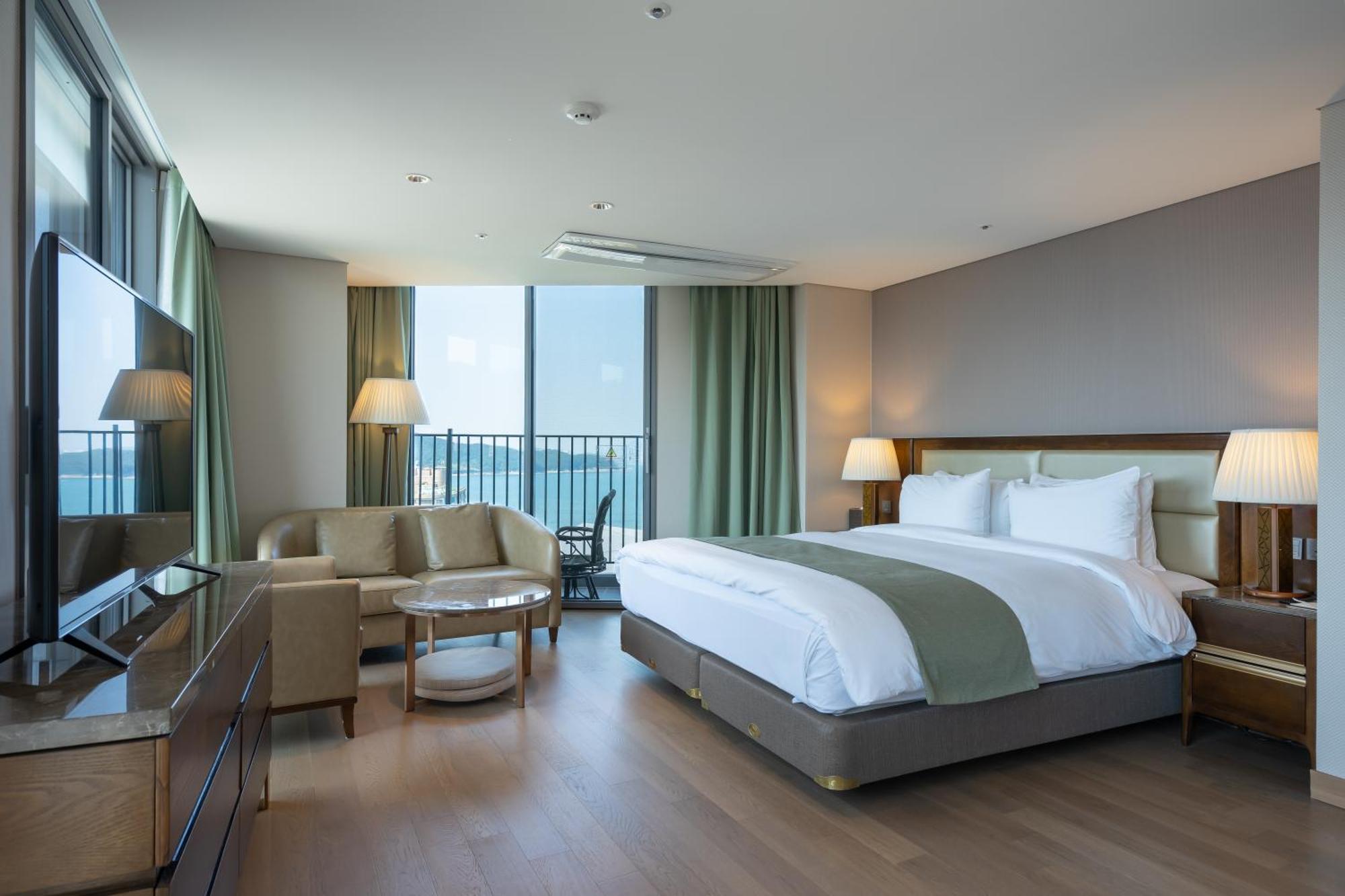 Stanford Hotel&Resort Тхоньен Стая снимка