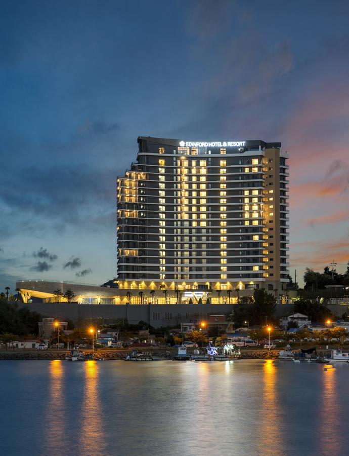 Stanford Hotel&Resort Тхоньен Екстериор снимка